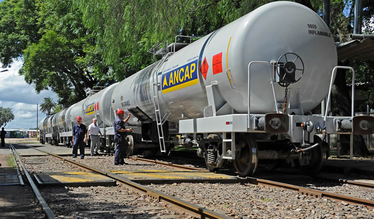 Ediles de Treinta y Tres alertan sobre posible desabastecimiento de combustible en zona norte del país