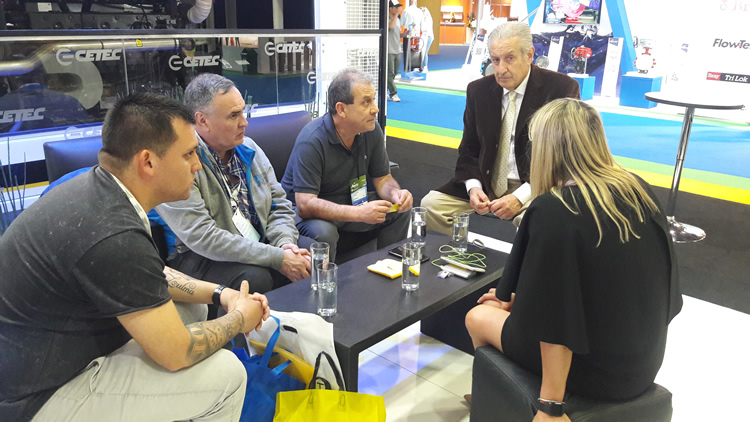 Avanza un acuerdo para facilitar soluciones tecnológicas a Estaciones de Servicio