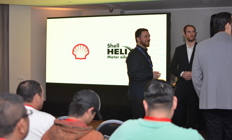 Especialistas de Raízen siguen recorriendo el país presentando el nuevo lubricante Shell Helix Ultra SN Plus