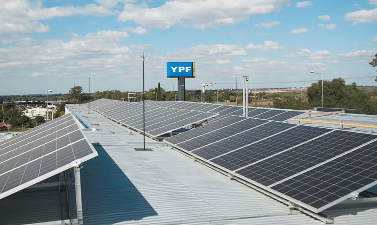 Expendedores avanzan en la aplicación de tecnología fotovoltaica