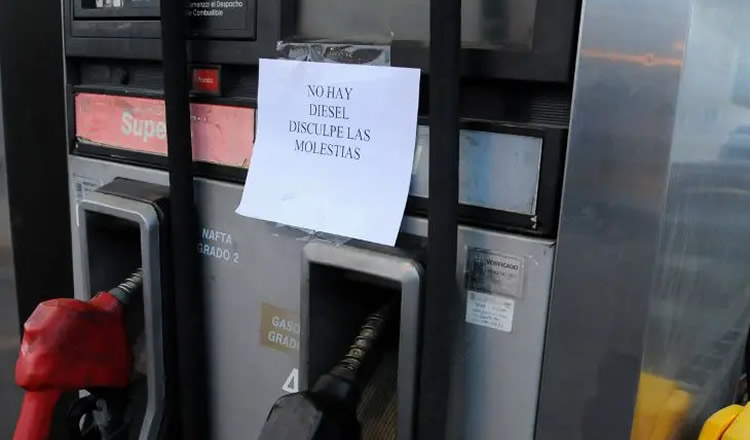 Expendedores afirman que el aumento del 5 por ciento alivió la escasez de combustibles