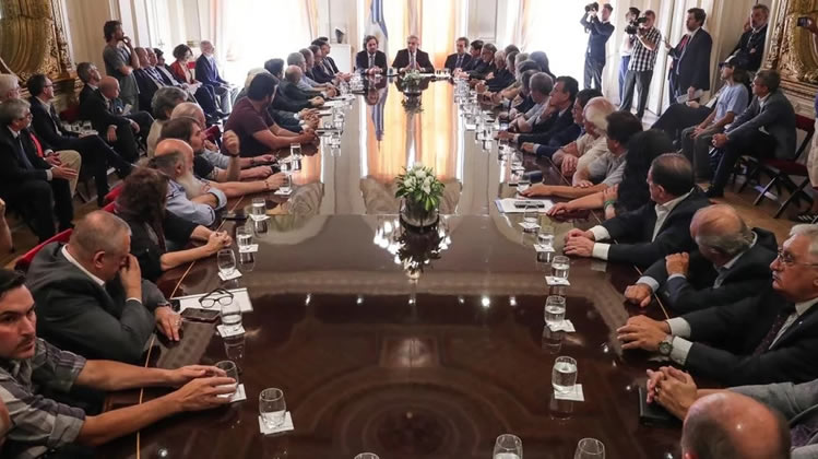 Reclaman que las Cámaras de Estaciones de Servicio tengan presencia en los acuerdos económicos y sociales