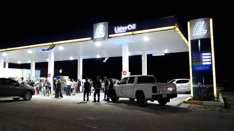 De blanca a embanderada: La experiencia de un estacionero que ahora abastece a un pueblo entero