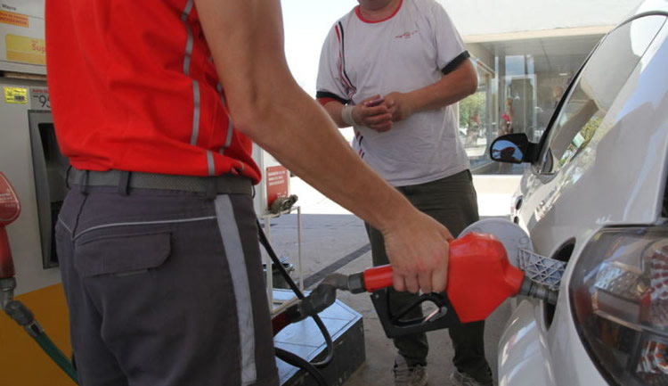Estacioneros advierten que si no se ajustan los precios de los combustibles podrían correr peligro los puestos de empleo