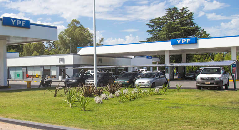 Polémica sobre la responsabilidad de una Estación de Servicio en caso de un robo a un automóvil dentro del establecimiento