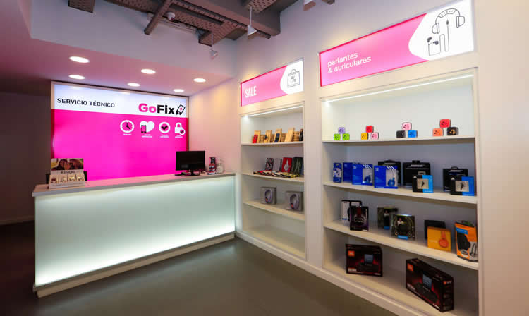 Sumando servicios: AXION empieza a vender en sus tiendas de conveniencia Spot! productos de tecnología