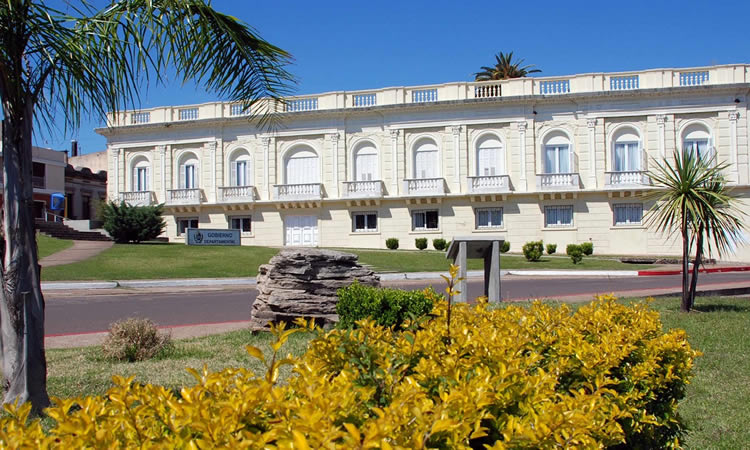 ANCAP cortó suministro de combustible a Intendencia de Salto por deuda acumulada de casi 500 mil dólares