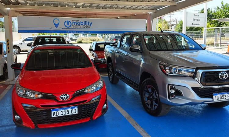 Toyota Argentina ampliará sus servicios de movilidad y sumará más Estaciones de Servicio YPF