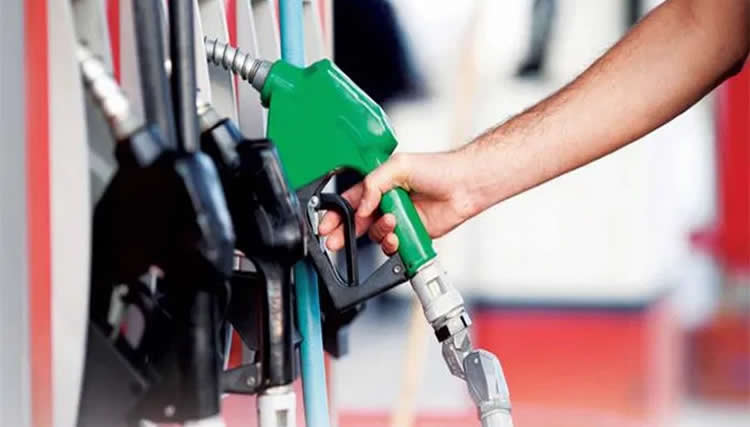 Petroleras cuestionan una ley que aseguran, altera la calidad de los combustibles y encarece su precio