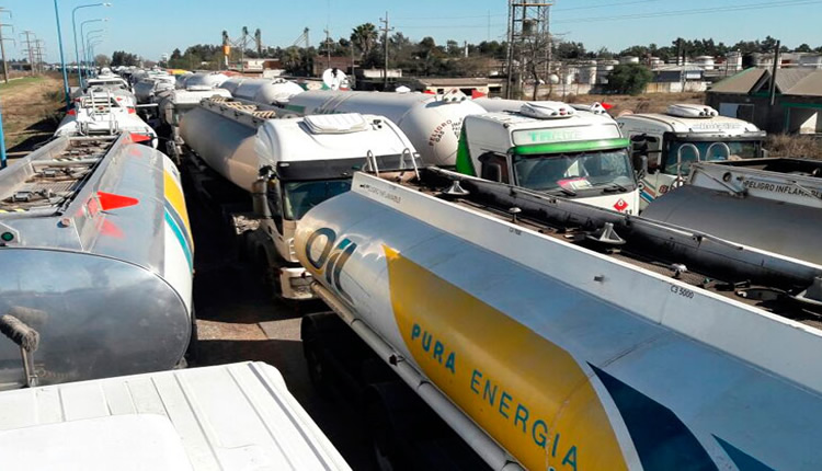 El precio mayorista de los combustibles supera la inestabilidad y recupera los valores históricos