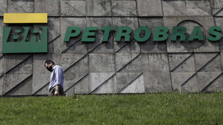 Por 62 millones de USD DISA formalizó la compra de las 88 estaciones Petrobras