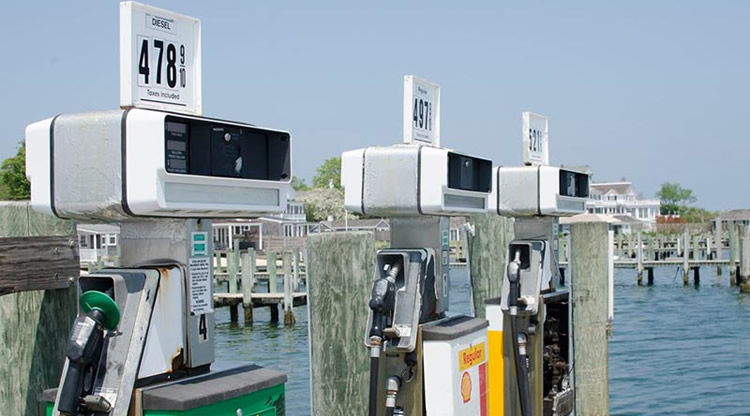 Estacioneros podrán importar combustible para buques