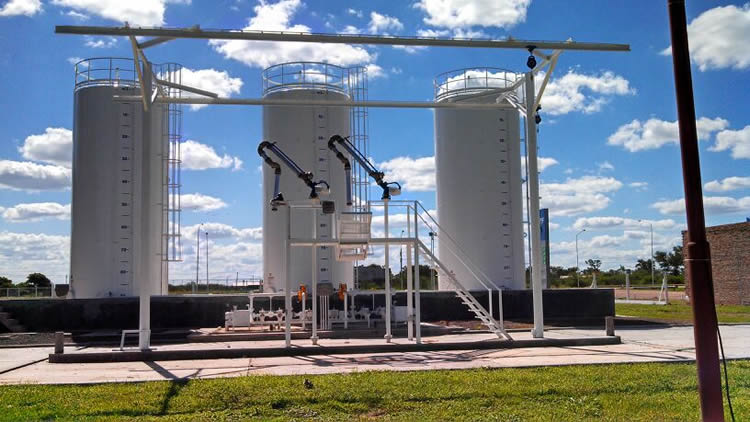¿Cómo es la mega planta de despacho de combustibles y lubricantes a granel que YPF construye en Añelo?