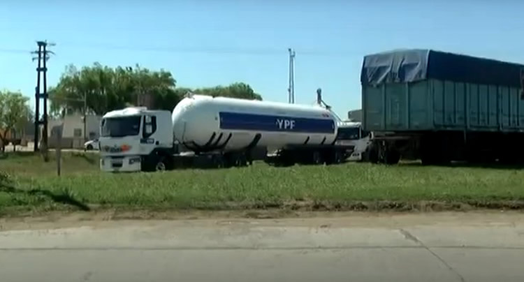 El corte de rutas que realizan los transportistas autoconvocados no afectará la distribución de combustible