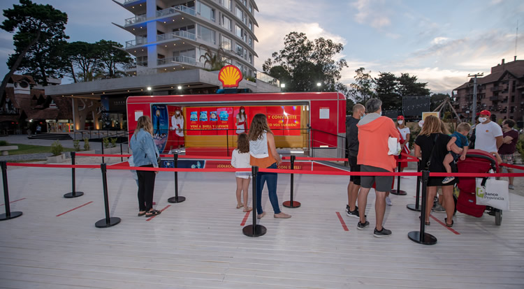 Shell presente en los centros turísticos de la costa argentina