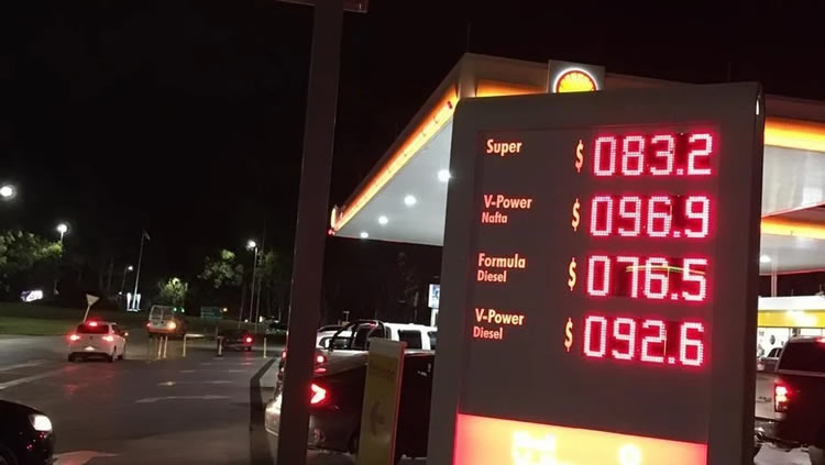 Tres cifras: Exhortan a los expendedores a anticiparse a los aumentos de precios de combustibles para adaptar surtidores