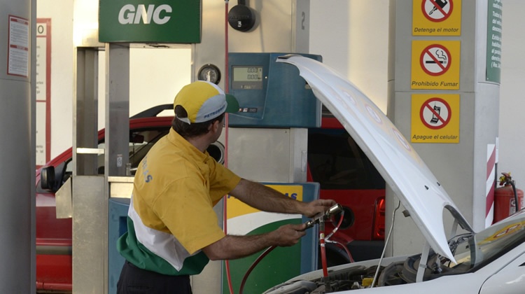 Estacioneros de GNC evalúan recurrir a la Justicia para denunciar el cambio en las condiciones de compra de gas