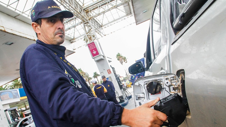 ¿Bajan o suben los combustibles?