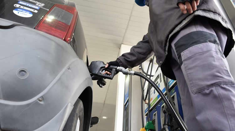 Los empleados de Estaciones de Servicio que fueron exceptuados de la presencialidad podrían regresar a sus tareas