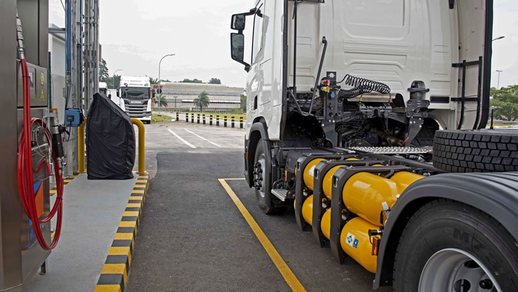 Estaciones de GNC interesadas en instalar surtidores de alto caudal deberán presentar “un plan piloto”