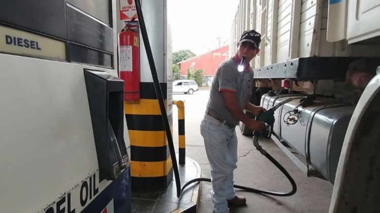Estacioneros aseguran la estabilidad en los precios de los combustibles normalizó las operaciones con cuentas corrientes