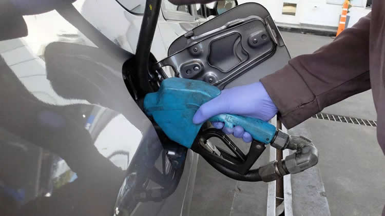 El oficialismo propone un plus sobre el precio de los combustibles para compensar a los trabajadores de Estaciones de Servicio