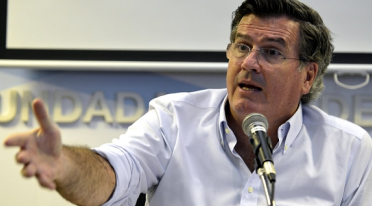 Denuncian que el precio actual de los combustibles refleja ineficiencia promovida por gobiernos anteriores