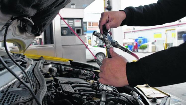 Expendedores defendieron el precio libre del GNC ante las autoridades