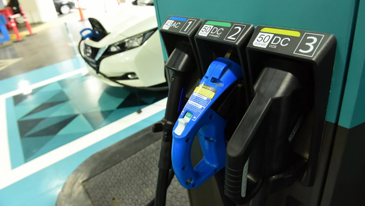 Insumos para Estaciones de Servicio: ¿Cómo se preparan los proveedores para el cambio de matriz energética?