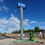 Se instaló el primer cargador eléctrico en una Estación de Servicio de la Patagonia