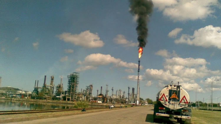 FANCAP anunció que el paro en reclamo de la caída del convenio apagará la refinería La Teja