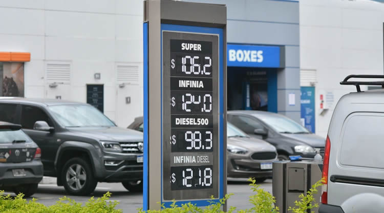 Advierten que el atraso de los combustibles se tornará insostenible con el paso de los meses