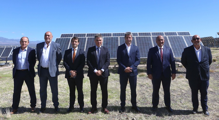 YPF impulsa la transición energética: Inició las obras de su primer parque solar