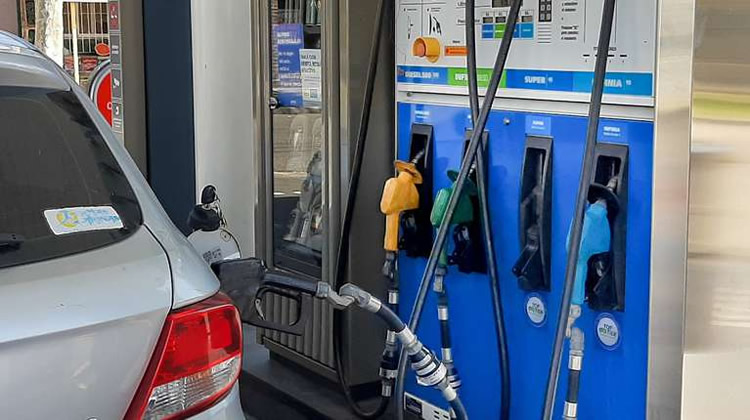Se postergó hasta junio la actualización del impuesto a los combustibles