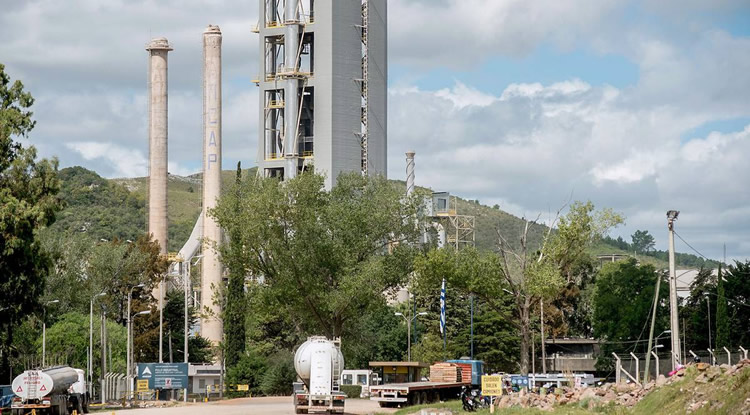 Cruce entre el Gobierno y trabajadores de ANCAP por la inactividad en la planta de Minas