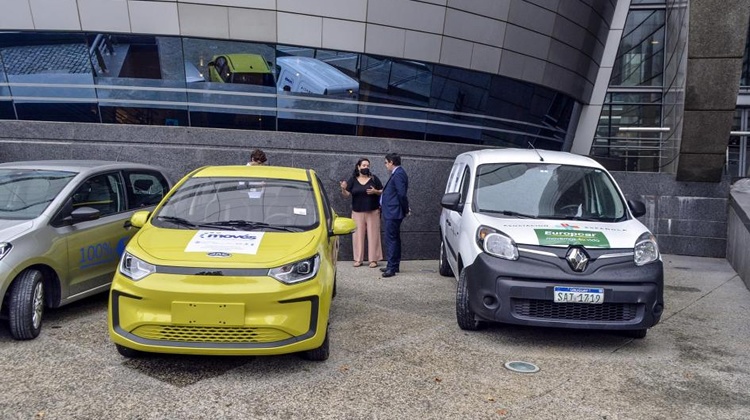 El gobierno lanza un programa para probar vehículos eléctricos sin costo