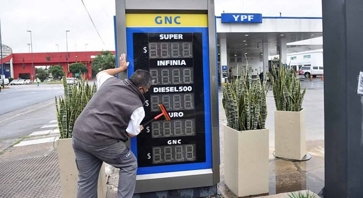 Ex funcionario recomienda que las Estaciones de Servicio sean las que determinen el precio de los combustibles