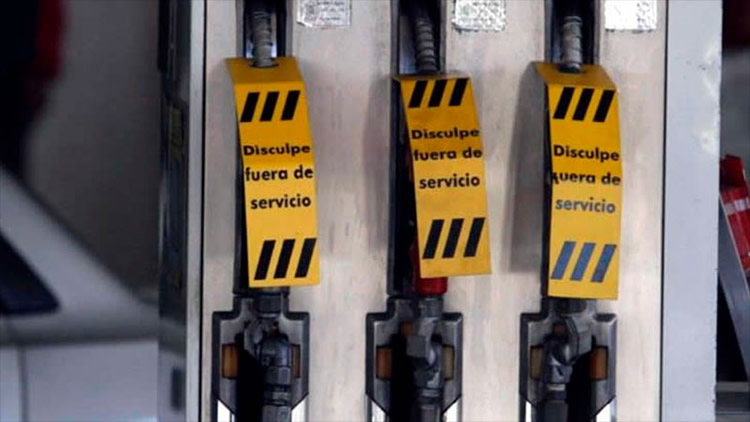 “Nos entregan la mitad del volumen de combustible que recibíamos en plena pandemia”