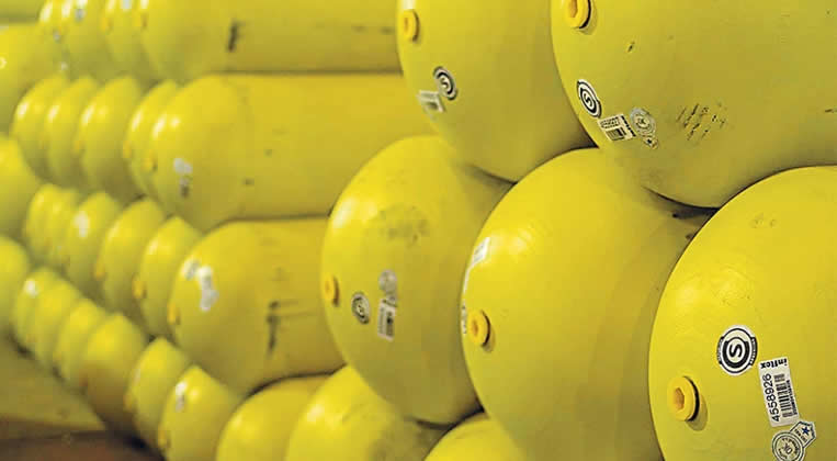 Expendedores de GNC cuestionan el proyecto de renovación obligatoria de los cilindros