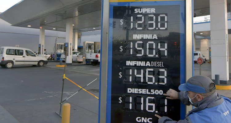 Estacioneros insisten en el sinceramiento de precios como solución a la crisis de los combustibles