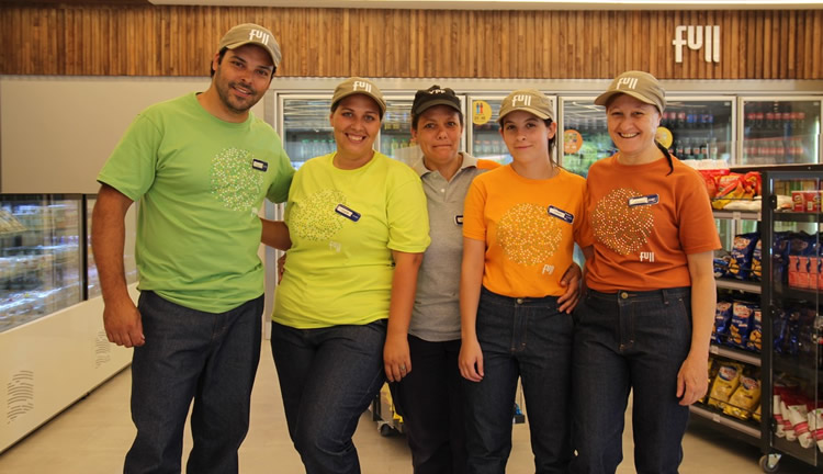 Prueban telas ecológicas para los uniformes de los empleados de las Estaciones de Servicio