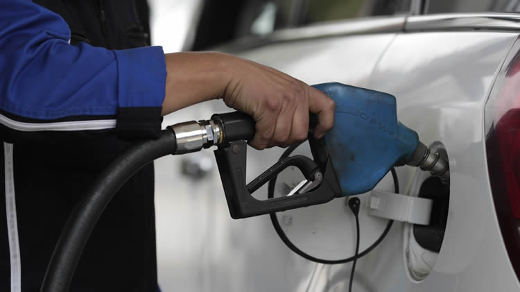 Estacioneros proponen una mesa de diálogo con las petroleras y el Gobierno