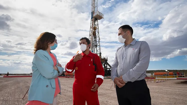 Silvina Batakis y los combustibles: Su rechazo a los sobrecostos y proclive a mantener los precios