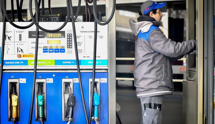 YPF vuelve a aumentar la comisión de refuerzo para su red de Estaciones de Servicio