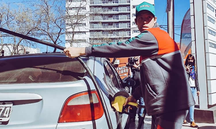 Se afianza en plan de inclusión de titulares de planes sociales para trabajar en Estaciones de Servicio