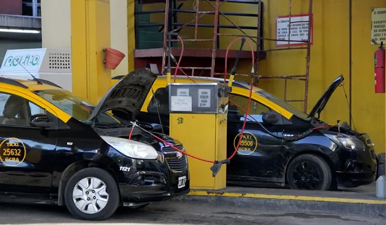 Expendedores de GNC retoman el reclamo contra la disposición del ENARGAS que reduce la vida útil de los cilindros