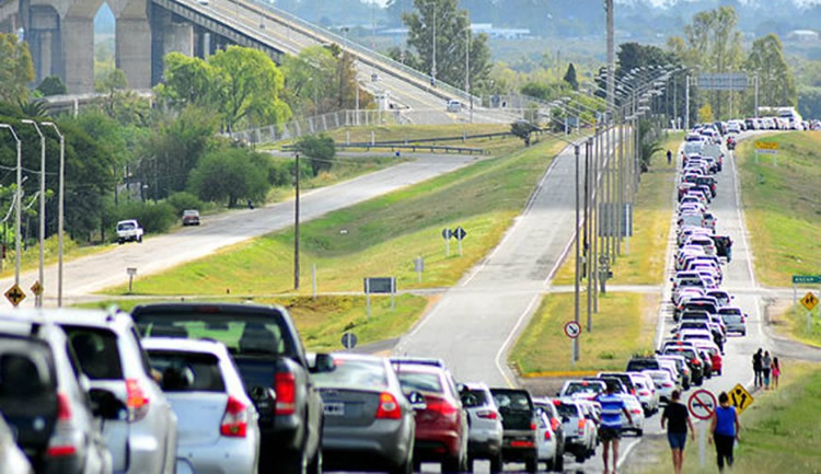 Alarmante situación por la baja de ventas en Estaciones de Servicio lindantes con Argentina