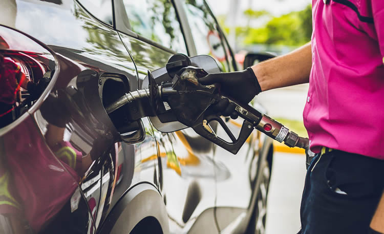 Cuestionan un nuevo proyecto legislativo para ampliar zonas exentas de impuestos a los combustibles