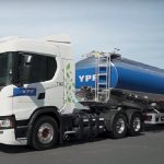 Un camión a GNC transportará combustibles YPF