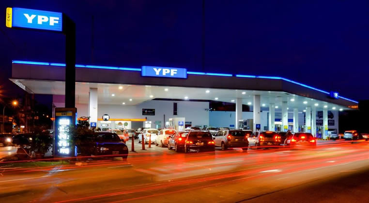 YPF mejoró su calificación de deuda en pesos y dólares